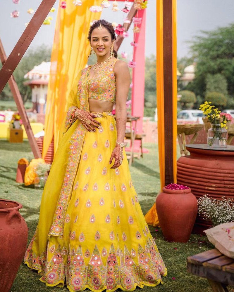 UNIQUE-MULTI-SEQUENCE-EMBROIDERYNET-LEHENGA